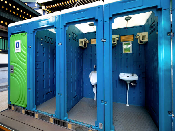 Best Portable restroom trailer rental  in Deephaven, MN